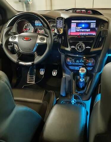 Желтый Форд Фокус, объемом двигателя 2 л и пробегом 119 тыс. км за 18000 $, фото 47 на Automoto.ua