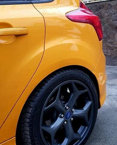 Желтый Форд Фокус, объемом двигателя 2 л и пробегом 119 тыс. км за 18000 $, фото 55 на Automoto.ua