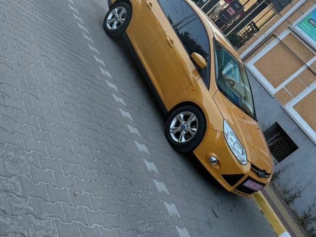 Жовтий Форд Фокус, об'ємом двигуна 2 л та пробігом 114 тис. км за 5300 $, фото 1 на Automoto.ua