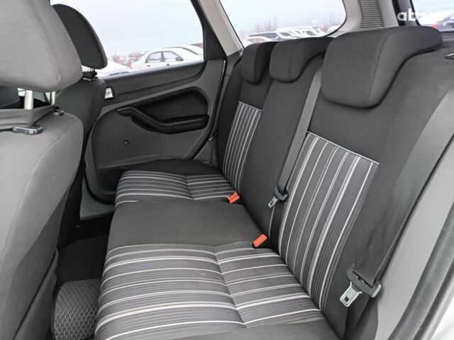 Жовтий Форд Фокус, об'ємом двигуна 1.6 л та пробігом 233 тис. км за 5490 $, фото 31 на Automoto.ua