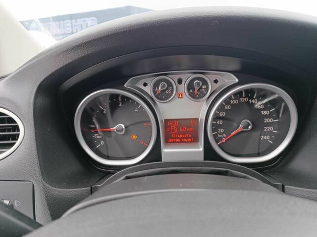 Жовтий Форд Фокус, об'ємом двигуна 1.6 л та пробігом 233 тис. км за 5490 $, фото 14 на Automoto.ua