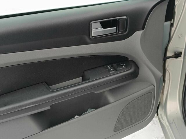 Жовтий Форд Фокус, об'ємом двигуна 1.6 л та пробігом 233 тис. км за 5490 $, фото 10 на Automoto.ua