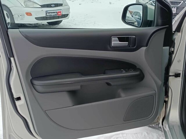 Жовтий Форд Фокус, об'ємом двигуна 1.6 л та пробігом 233 тис. км за 5490 $, фото 9 на Automoto.ua