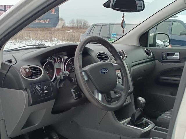 Жовтий Форд Фокус, об'ємом двигуна 1.6 л та пробігом 233 тис. км за 5490 $, фото 11 на Automoto.ua