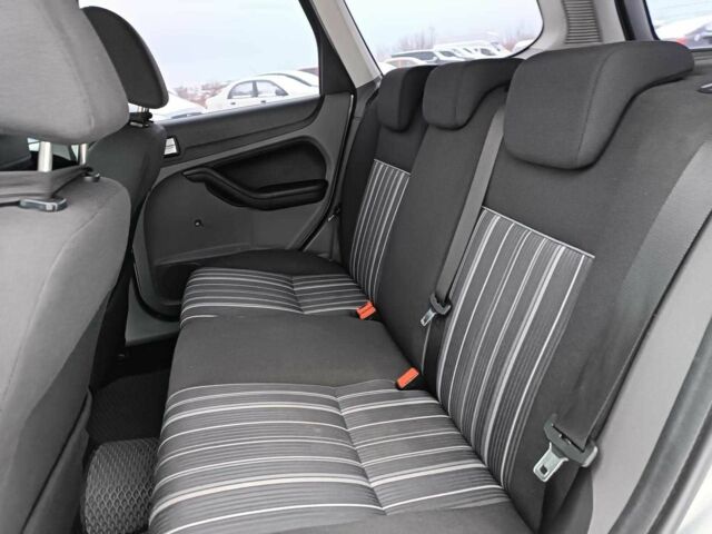 Жовтий Форд Фокус, об'ємом двигуна 1.6 л та пробігом 233 тис. км за 5490 $, фото 22 на Automoto.ua