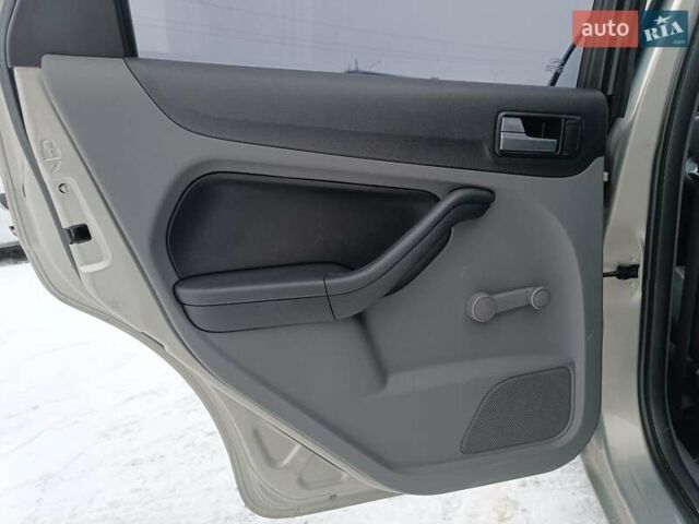 Жовтий Форд Фокус, об'ємом двигуна 1.6 л та пробігом 233 тис. км за 5490 $, фото 30 на Automoto.ua