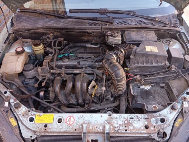 Форд Фокус 1999 в Новоукраинке на Automoto.ua Серый Форд Фокус, объемом двигателя 1.6 л и пробегом 200 тыс. км за 800 $, фото 5 на Automoto.ua