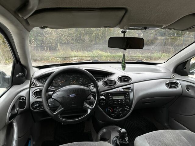 Сірий Форд Фокус, об'ємом двигуна 1.6 л та пробігом 300 тис. км за 1500 $, фото 11 на Automoto.ua