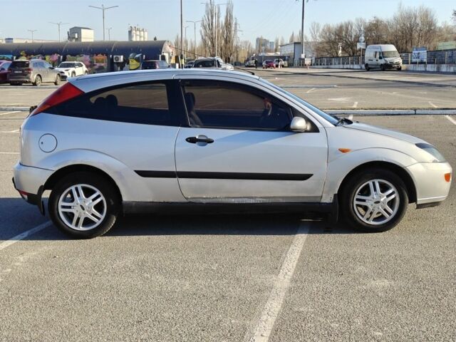 Серый Форд Фокус, объемом двигателя 1.6 л и пробегом 300 тыс. км за 2450 $, фото 5 на Automoto.ua