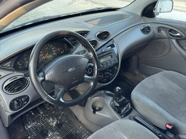 Серый Форд Фокус, объемом двигателя 1.6 л и пробегом 250 тыс. км за 1200 $, фото 6 на Automoto.ua