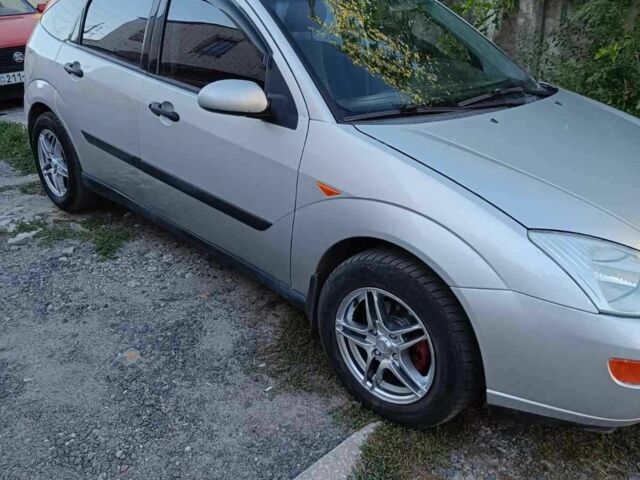 Серый Форд Фокус, объемом двигателя 1.8 л и пробегом 295 тыс. км за 2850 $, фото 1 на Automoto.ua