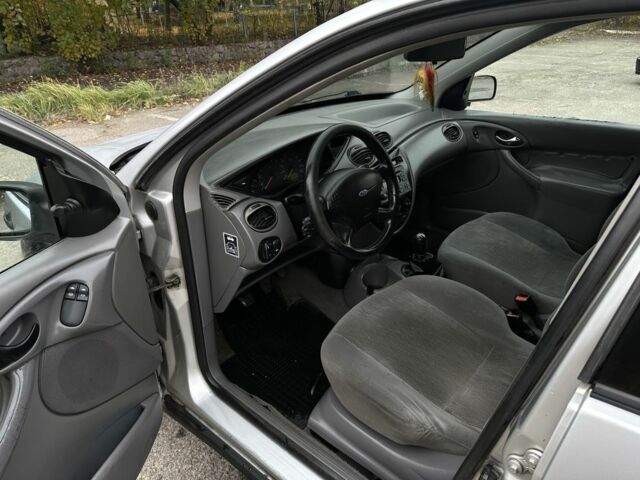 Сірий Форд Фокус, об'ємом двигуна 1.6 л та пробігом 300 тис. км за 1500 $, фото 6 на Automoto.ua