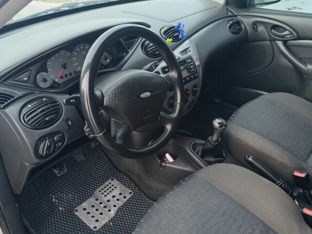 Серый Форд Фокус, объемом двигателя 1.6 л и пробегом 119 тыс. км за 4300 $, фото 5 на Automoto.ua