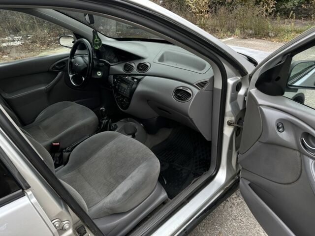 Сірий Форд Фокус, об'ємом двигуна 1.6 л та пробігом 300 тис. км за 1500 $, фото 7 на Automoto.ua