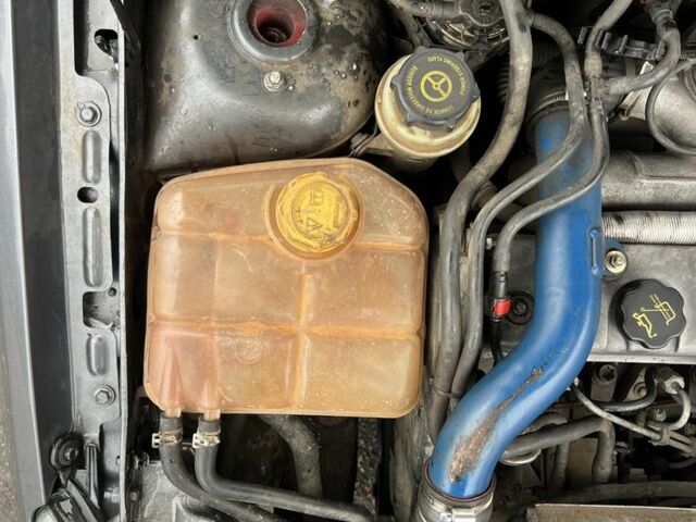 Серый Форд Фокус, объемом двигателя 1.8 л и пробегом 291 тыс. км за 2900 $, фото 7 на Automoto.ua