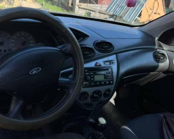 Серый Форд Фокус, объемом двигателя 1.6 л и пробегом 280 тыс. км за 3000 $, фото 1 на Automoto.ua