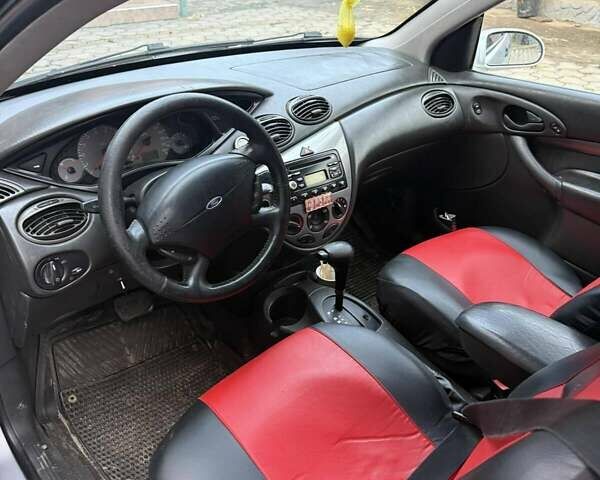 Серый Форд Фокус, объемом двигателя 1.99 л и пробегом 181 тыс. км за 3000 $, фото 4 на Automoto.ua