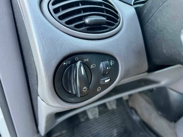 Сірий Форд Фокус, об'ємом двигуна 1.8 л та пробігом 296 тис. км за 2690 $, фото 18 на Automoto.ua