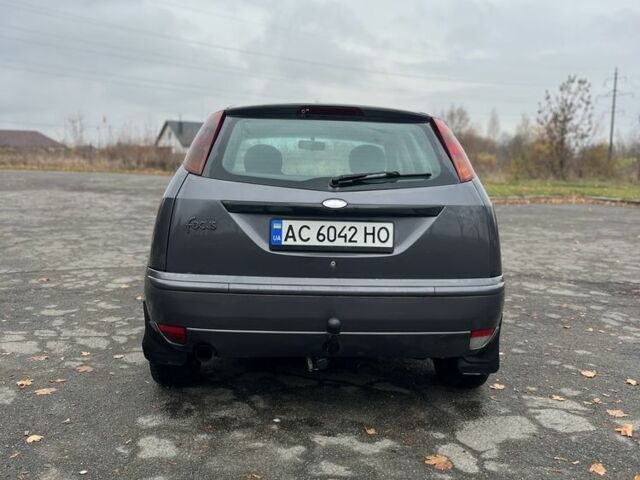 Серый Форд Фокус, объемом двигателя 1.8 л и пробегом 291 тыс. км за 2900 $, фото 1 на Automoto.ua