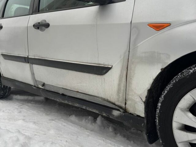 Сірий Форд Фокус, об'ємом двигуна 1.8 л та пробігом 250 тис. км за 1000 $, фото 3 на Automoto.ua