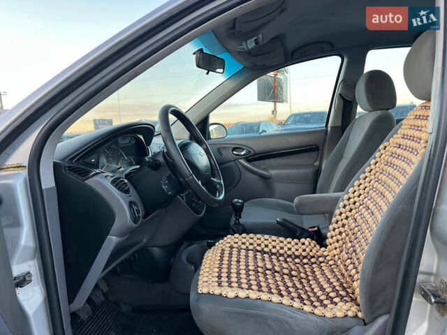 Серый Форд Фокус, объемом двигателя 1.8 л и пробегом 296 тыс. км за 2690 $, фото 33 на Automoto.ua