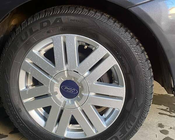 Серый Форд Фокус, объемом двигателя 1.8 л и пробегом 327 тыс. км за 3500 $, фото 1 на Automoto.ua