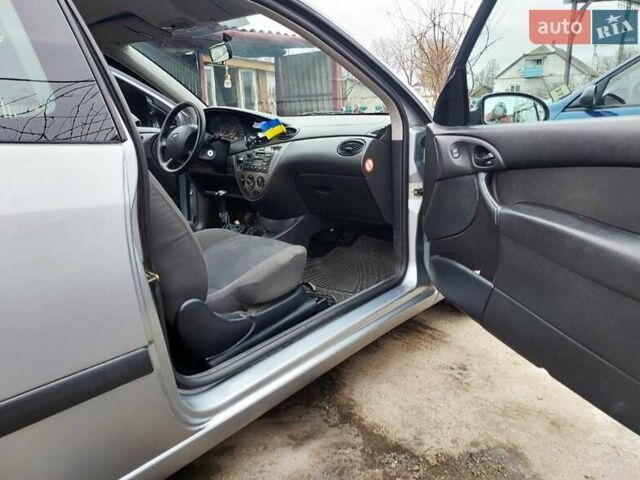 Серый Форд Фокус, объемом двигателя 1.39 л и пробегом 168 тыс. км за 3300 $, фото 1 на Automoto.ua