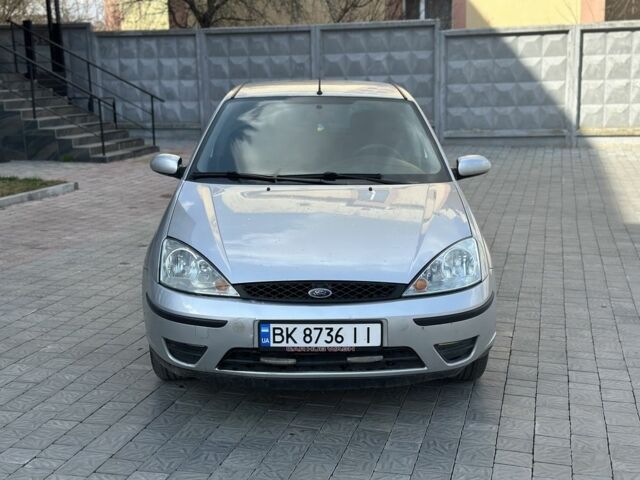 Серый Форд Фокус, объемом двигателя 1.4 л и пробегом 171 тыс. км за 2600 $, фото 1 на Automoto.ua