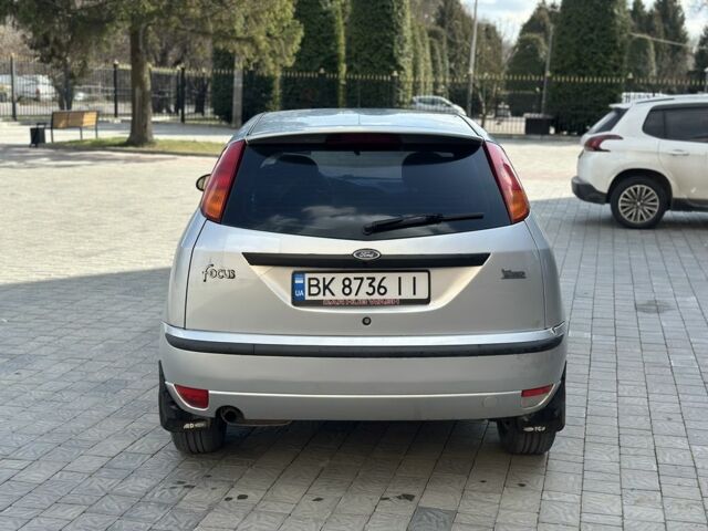 Серый Форд Фокус, объемом двигателя 1.4 л и пробегом 171 тыс. км за 2600 $, фото 4 на Automoto.ua