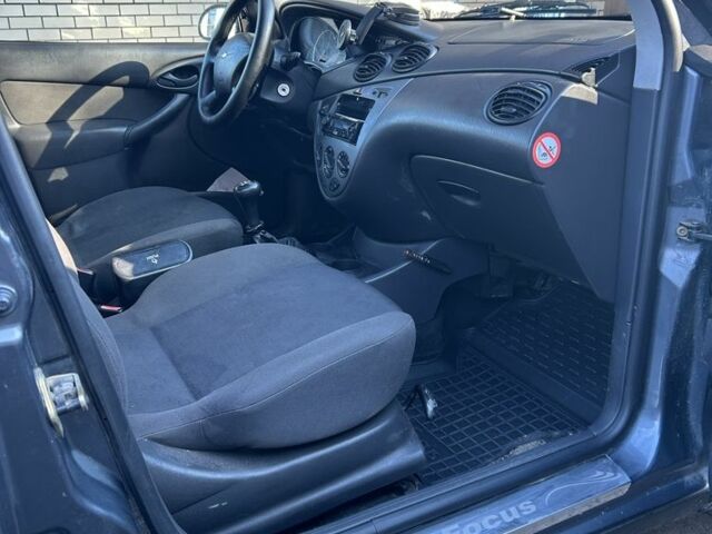 Сірий Форд Фокус, об'ємом двигуна 1.4 л та пробігом 196 тис. км за 1750 $, фото 13 на Automoto.ua