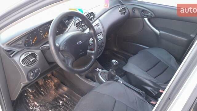 Серый Форд Фокус, объемом двигателя 1.6 л и пробегом 189 тыс. км за 3000 $, фото 6 на Automoto.ua