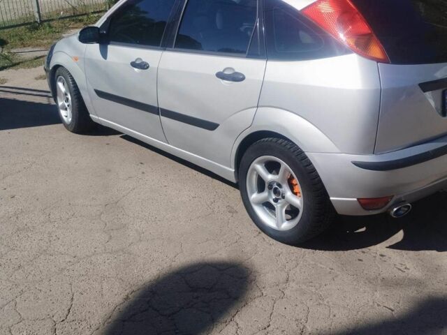 Серый Форд Фокус, объемом двигателя 1.8 л и пробегом 355 тыс. км за 3800 $, фото 2 на Automoto.ua