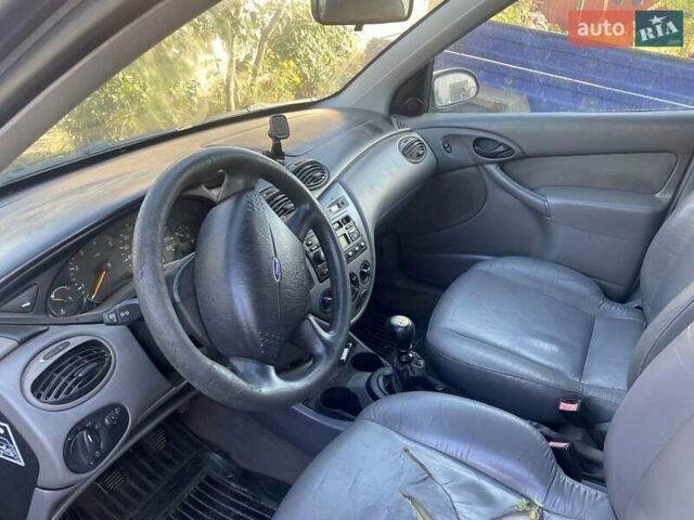 Сірий Форд Фокус, об'ємом двигуна 1.8 л та пробігом 235 тис. км за 2000 $, фото 3 на Automoto.ua