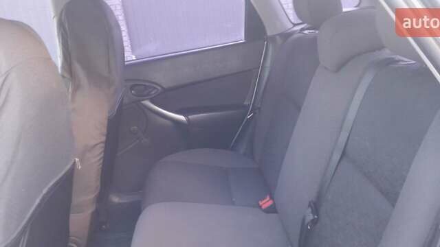 Серый Форд Фокус, объемом двигателя 1.6 л и пробегом 186 тыс. км за 3000 $, фото 4 на Automoto.ua