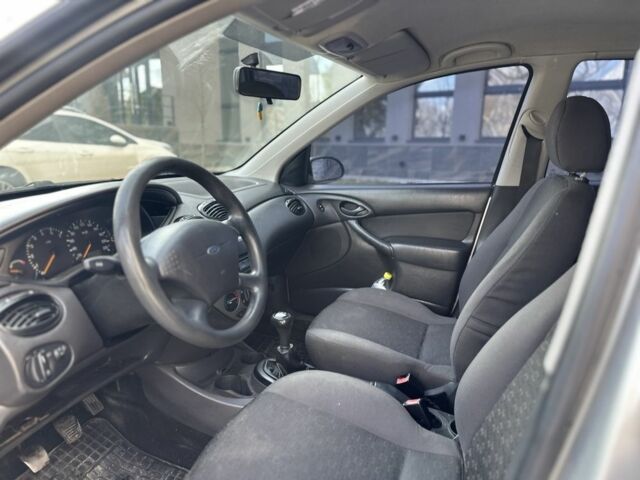 Серый Форд Фокус, объемом двигателя 1.4 л и пробегом 171 тыс. км за 2600 $, фото 6 на Automoto.ua