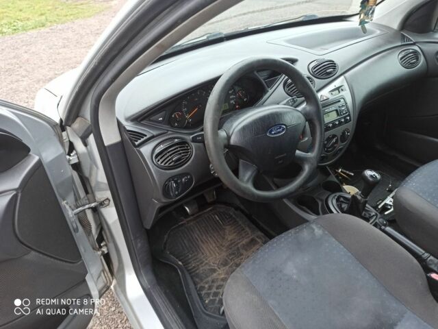 Серый Форд Фокус, объемом двигателя 1.6 л и пробегом 280 тыс. км за 2500 $, фото 6 на Automoto.ua