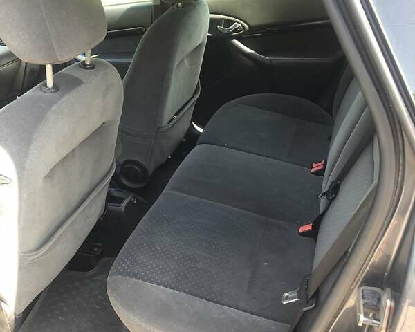 Серый Форд Фокус, объемом двигателя 2 л и пробегом 261 тыс. км за 3600 $, фото 9 на Automoto.ua