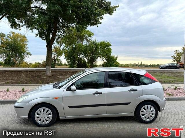 Серый Форд Фокус, объемом двигателя 1.6 л и пробегом 418 тыс. км за 3200 $, фото 3 на Automoto.ua