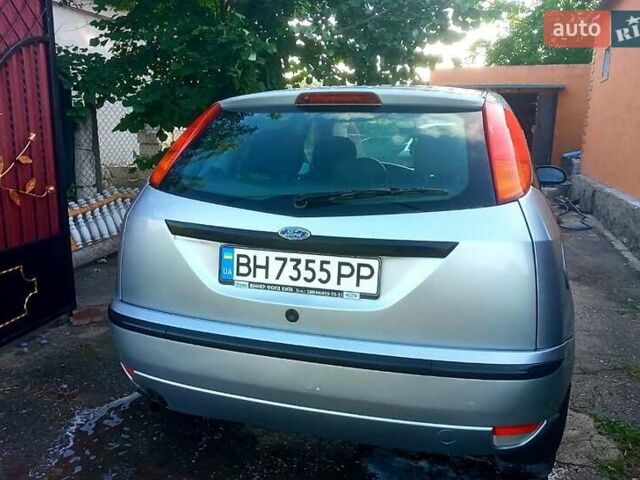 Серый Форд Фокус, объемом двигателя 1.6 л и пробегом 204 тыс. км за 2600 $, фото 1 на Automoto.ua