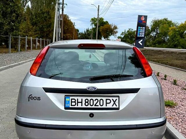 Серый Форд Фокус, объемом двигателя 1.6 л и пробегом 418 тыс. км за 3200 $, фото 4 на Automoto.ua