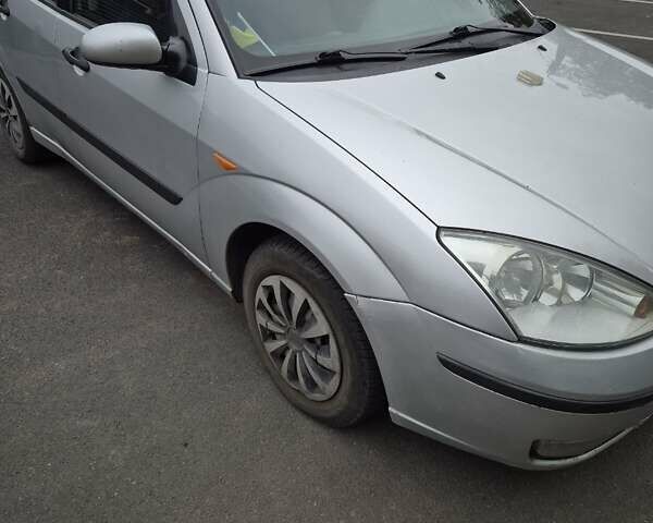 Серый Форд Фокус, объемом двигателя 1.8 л и пробегом 180 тыс. км за 3000 $, фото 1 на Automoto.ua