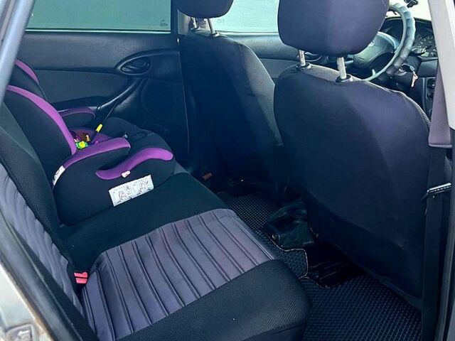 Сірий Форд Фокус, об'ємом двигуна 1.4 л та пробігом 254 тис. км за 3500 $, фото 6 на Automoto.ua