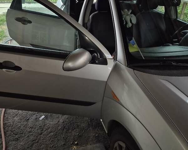 Серый Форд Фокус, объемом двигателя 1.8 л и пробегом 180 тыс. км за 3000 $, фото 6 на Automoto.ua