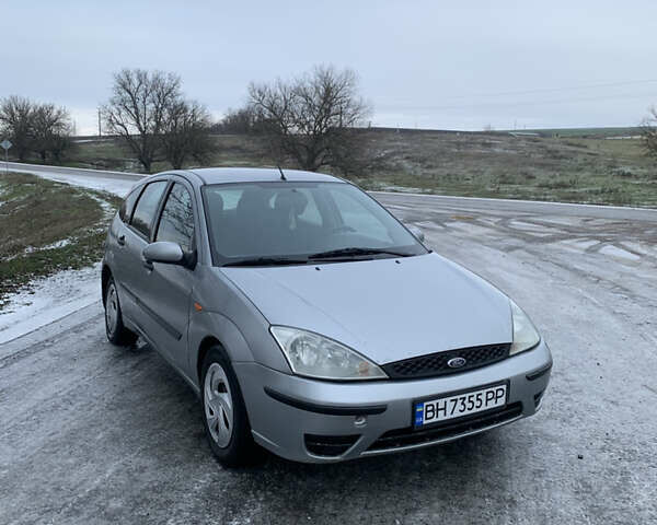 Серый Форд Фокус, объемом двигателя 1.6 л и пробегом 200 тыс. км за 2100 $, фото 2 на Automoto.ua