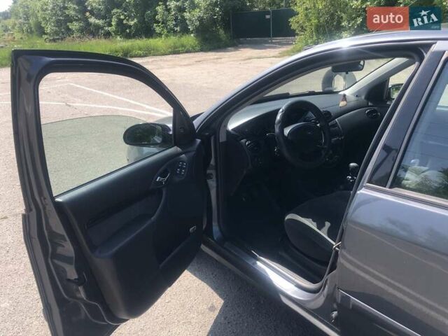 Серый Форд Фокус, объемом двигателя 2 л и пробегом 261 тыс. км за 3600 $, фото 6 на Automoto.ua