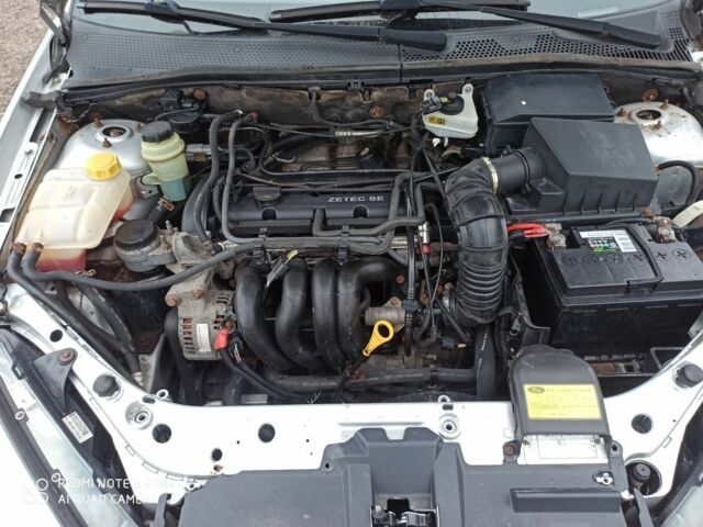 Серый Форд Фокус, объемом двигателя 1.6 л и пробегом 280 тыс. км за 2500 $, фото 7 на Automoto.ua