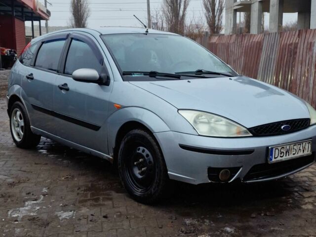 Серый Форд Фокус, объемом двигателя 1.8 л и пробегом 300 тыс. км за 961 $, фото 1 на Automoto.ua