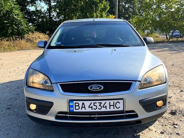 Серый Форд Фокус, объемом двигателя 1.6 л и пробегом 295 тыс. км за 3500 $, фото 1 на Automoto.ua
