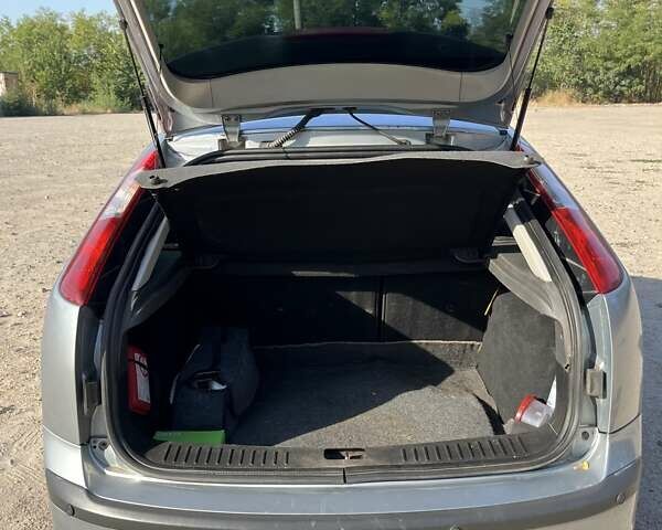 Сірий Форд Фокус, об'ємом двигуна 1.6 л та пробігом 295 тис. км за 3500 $, фото 6 на Automoto.ua