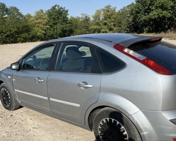 Сірий Форд Фокус, об'ємом двигуна 1.56 л та пробігом 294 тис. км за 4000 $, фото 3 на Automoto.ua